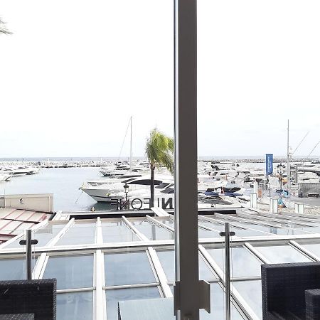 Apartamento Front Port Line Sleeps 6 Marbella Exterior foto
