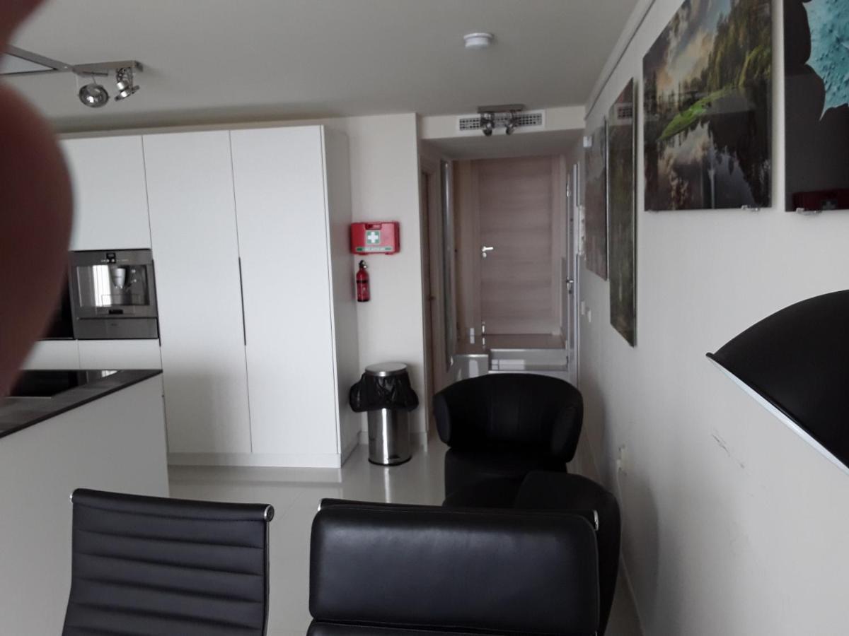 Apartamento Front Port Line Sleeps 6 Marbella Exterior foto
