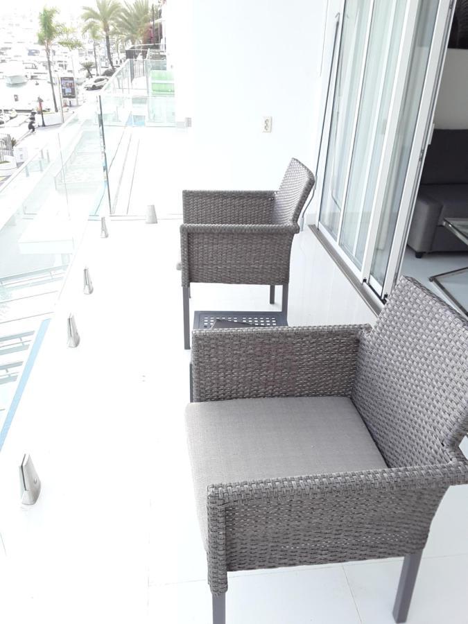 Apartamento Front Port Line Sleeps 6 Marbella Exterior foto